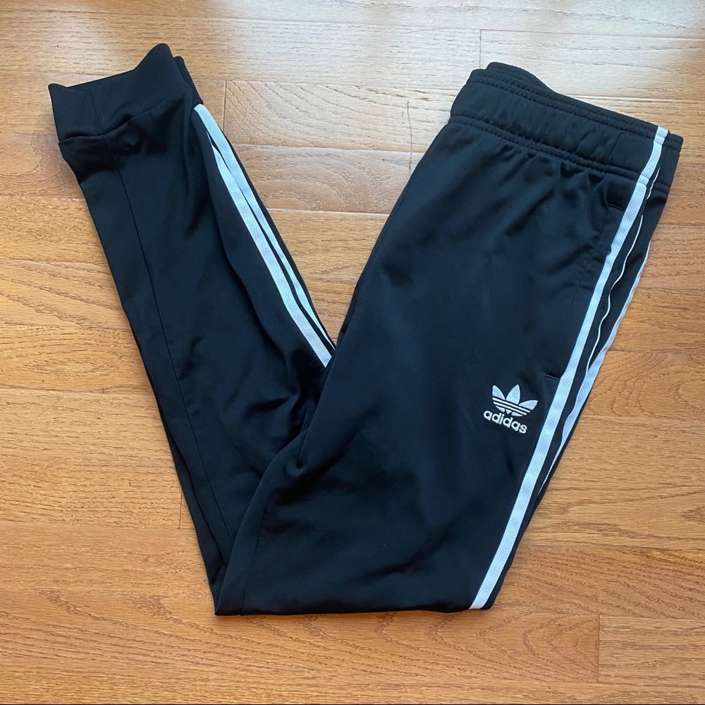 Boys Adidas joggers in size XL